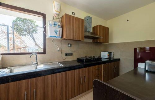 Kasiyalekh House | Pet-Friendly 2BR cottage w mountain view C4