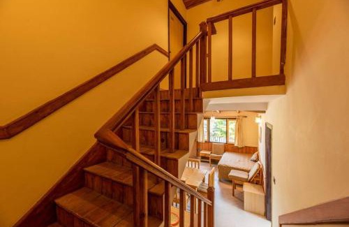 Kasiyalekh House | Pet-Friendly 2BR cottage w mountain view C4