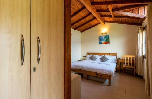 Kasiyalekh House | Pet-Friendly 2BR cottage w mountain view C4