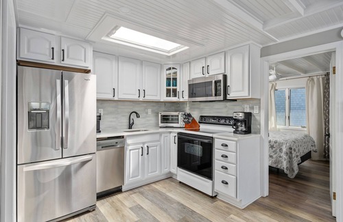 South Beach Haven Condo | PET Friendly 2BR OCEANFRONT Building Perfect for Couple or Small Family