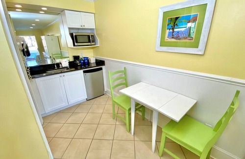 Atlantic Beach Hotel | Pet-friendly, 3 Blocks to Beach, Pool! Unit 302