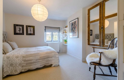 Lechlade Cottage | Pet friendly 3 bedroom Cotswold holiday cottage in Lechlade - Railway Cottage