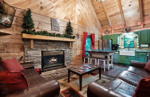 Sevierville Cabin | Pet Friendly! 3 Decks, Hot Tub, Fire Pit, Games, Views