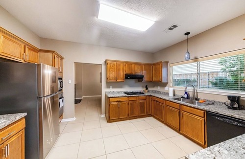 Clodine House | Pet-Friendly 3BR | Near First Colony Mall