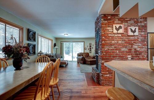 Sunriver House | Pet-Friendly 6 Otter Home features Bikes to Explore Sunriver Village by RedAwning