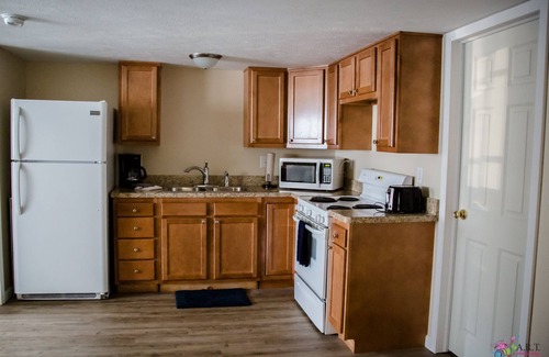 Geneva-on-the-Lake House | Pet Friendly | A/C | Wi-Fi & Cable | Grill |Walk to Lake| Firepit | Wine Country