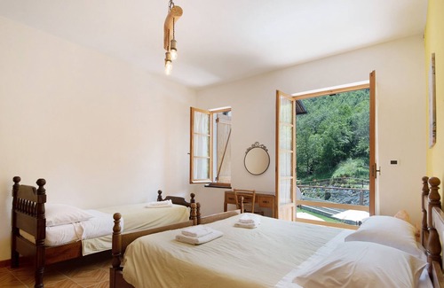 Borzonasca Apartment | Pet-Friendly Apartment with Mountain View, Shared Pool & Wi-Fi