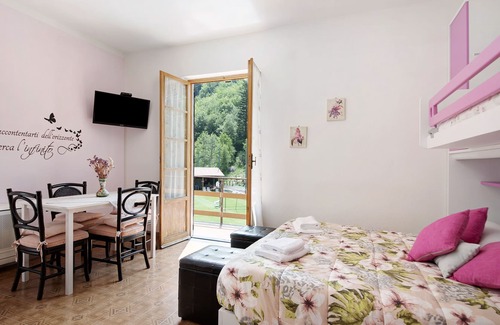 Borzonasca Apartment | Pet-Friendly Apartment with Mountain View, Shared Pool & Wi-Fi
