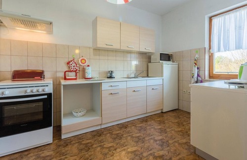 Kruncici Apartment | Pet friendly apartment in Sv.Lovrec with WiFi