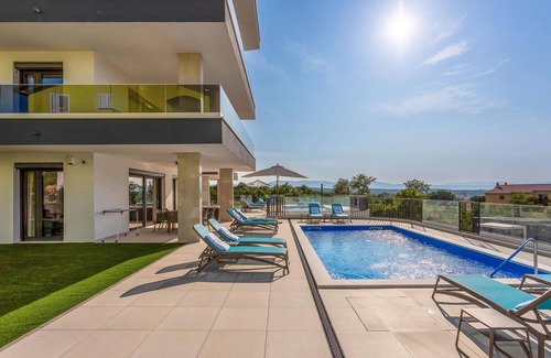 Milcetici Apartment | Pet friendly apartment in Malinska