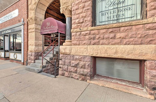 Yankton Apartment | Pet-Friendly Apt: 2 Blocks to Riverside Park!