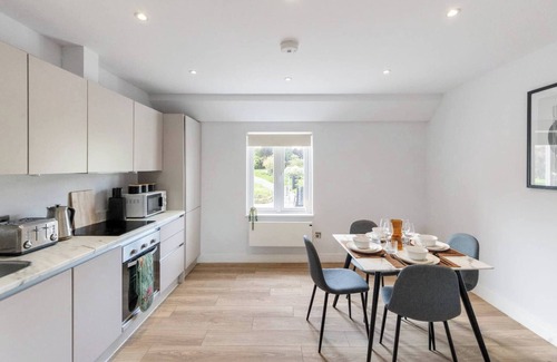 Brentwood Apartment | Pet-friendly apt in Shenfield