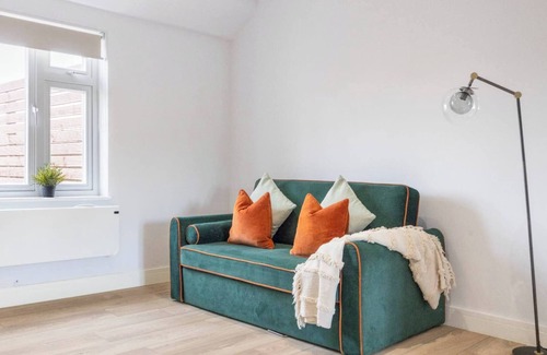 Brentwood Apartment | Pet-friendly apt in Shenfield