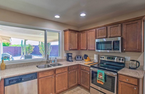 Litchfield Park House | Pet-Friendly Arizona Escape: Golf & Hike Nearby!