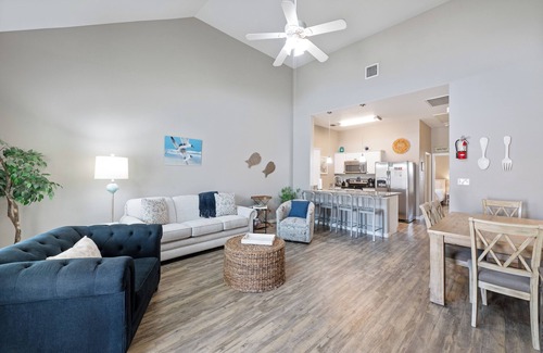Corpus Christi House | Pet-Friendly Beachside Escape with Plenty of Coastal Charm