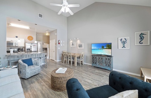 Corpus Christi House | Pet-Friendly Beachside Escape with Plenty of Coastal Charm