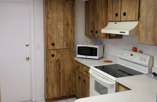South Venice House | Pet Friendly Beautifully Decorated Home Min rental in Season