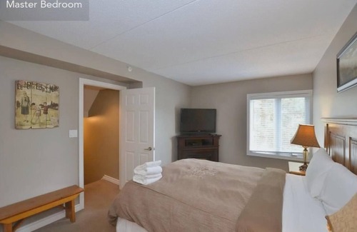 The Blue Mountains Condo | Pet friendly, ground floor condo, steps to the Village