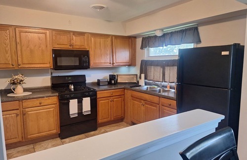 Austintown House | Pet Friendly, clean, 3-bedroom house in Austintown. Great, Quiet location!