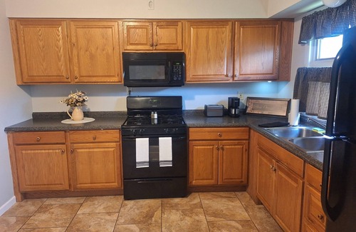 Austintown House | Pet Friendly, clean, 3-bedroom house in Austintown. Great, Quiet location!