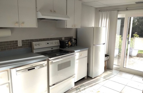 Englewood House | Pet-Friendly Coastal Cottage Sleeps 4 1 B/1 B 2 miles to the Beach Boat Ramp