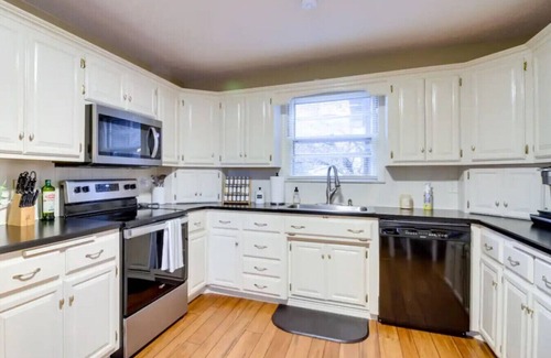 Brainerd House | Pet-Friendly Cottage in DWTN Brainerd