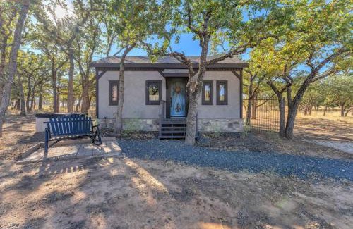 Fredericksburg House | Pet Friendly Cottage w/Hot-Tub 10-Mins to Downtown