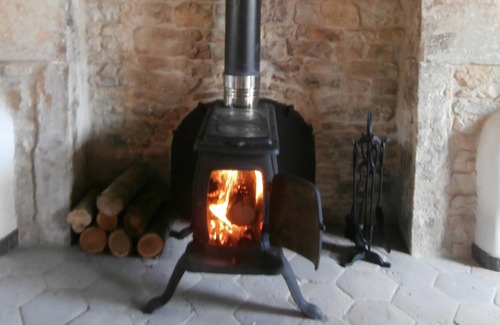 Benest Cottage | Pet-friendly Countryside Cottage. Riverside walks. Utilities & firewood included