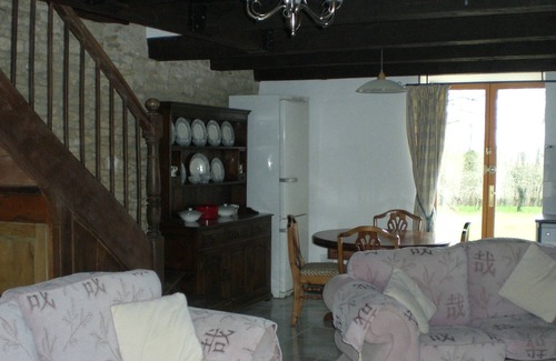 Benest Cottage | Pet-friendly Countryside Cottage. Riverside walks. Utilities & firewood included