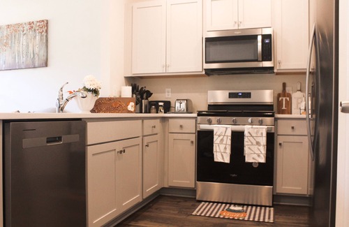 Sicklerville House | Pet-friendly, Events Allowed, 1king bed, 4 double bed, 2.5 Bath, 8 parking spot