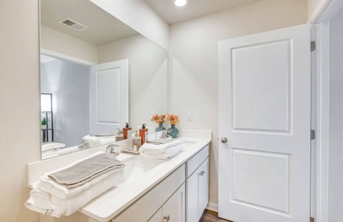 Sicklerville House | Pet-friendly, Events Allowed, 1king bed, 4 double bed, 2.5 Bath, 8 parking spot