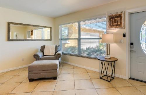 Englewood South House | Pet-Friendly Englewood Home - 4 Mi to Beach!