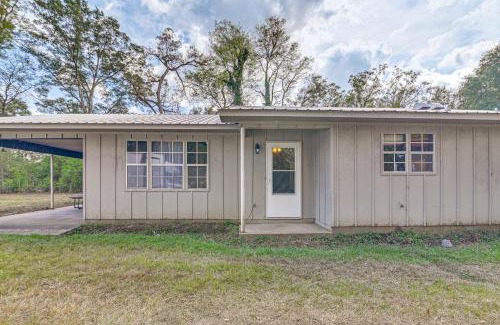 Eutaw House | Pet-Friendly Eutaw Home Near Historic Square