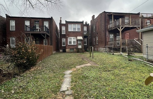 Benton Park House | Pet Friendly First Floor 2 Bedroom Apartment