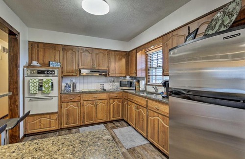 Waldron House | Pet-Friendly Getaway with Yard - 12Mi to Downtown KC