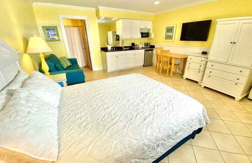 Atlantic Beach Hotel | Pet-friendly, Hidden Gem - 3 Blocks to Beach! Unit 109