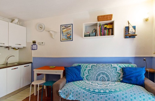 Sestri Levante Apartment | Pet-Friendly Holiday Home 'Monolocale nel Parco' with Garden, Shared Pool & Wi-Fi