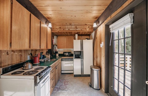 Maple Falls Apartment | Pet Friendly Holiday apartment "05MBH"