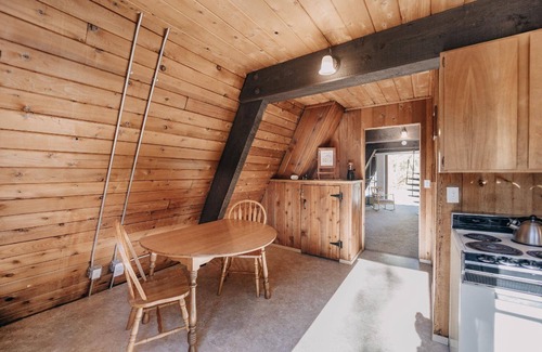 Maple Falls Apartment | Pet Friendly Holiday apartment "05MBH"