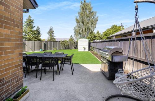 Lowburn House | Pet friendly holiday home and spa in sunny Cromwell