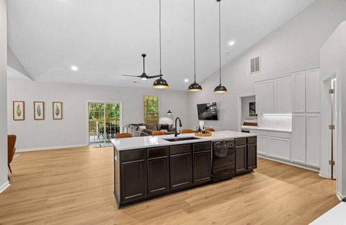 Mauldin House | Pet friendly home in heart of Mauldin. Bicycles provided, close to restaurants