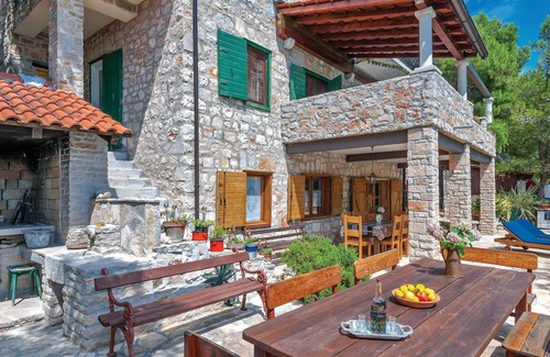 Cove Osibova (Milna) House | Pet friendly home in Milna