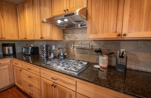 Ronald House | Pet Friendly, Hot Tub, EV Charger & Skiing/Snowmobile trails near by!