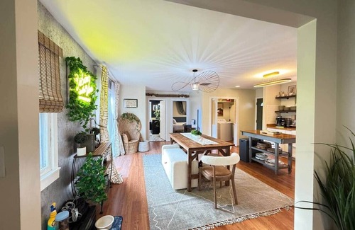 Hudson Cottage | Pet-Friendly Hudson Escape w/Hot Tub