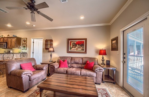Gruene Condo | Pet Friendly in Historic Gruene, TX! Walk to shops, dining and Gruene Hall!