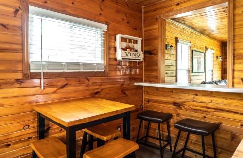 Lake Geneva House | Pet Friendly Lake Geneva Getaway for 6