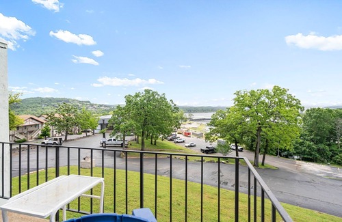 Indian Point Condo | Pet-Friendly Lakeside Comfort + Swim Up Bar, Marina & Tiki Bar