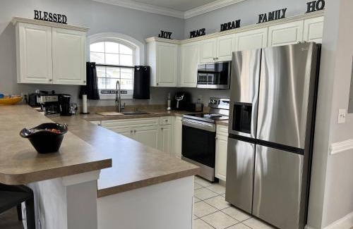 Central Myrtle Beach Apartment | Pet-Friendly - Luxe 3BR Golf Villa - 5 Mins to Beach - Sleeps 8