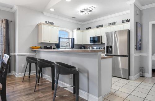 Central Myrtle Beach Apartment | Pet-Friendly - Luxe 3BR Golf Villa - 5 Mins to Beach - Sleeps 8