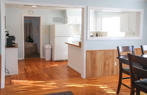 Houghton Lake Cottage | Pet-Friendly Michigan Retreat w/Fire Pit & Yard!